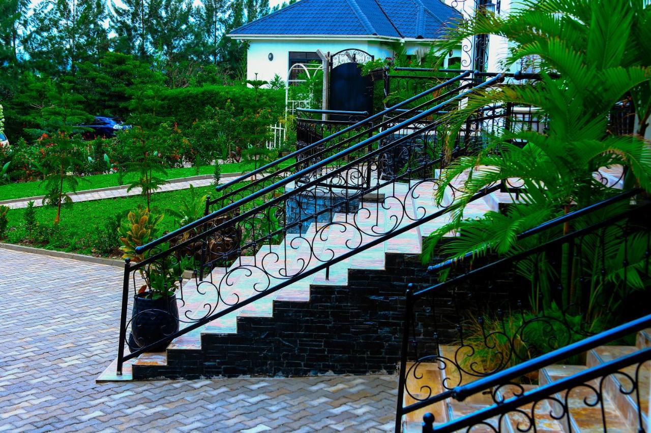 Home Bliss Hotel- Fort Portal Uganda Exterior photo